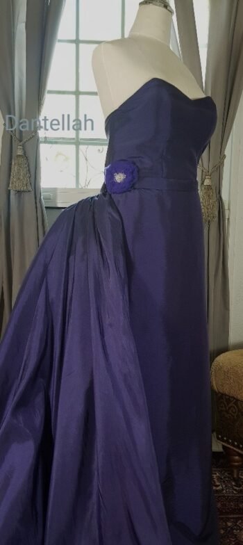 ⁦Lavender Dress فستان لافيندير⁩ - الصورة ⁦2⁩