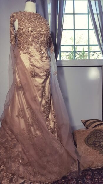 ⁦Gold Dress فستان قولد⁩ - الصورة ⁦3⁩