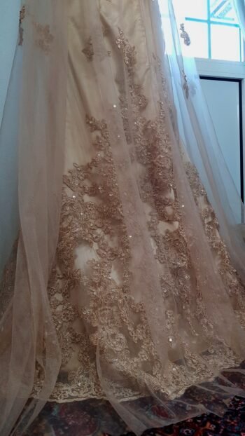 ⁦Gold Dress فستان قولد⁩ - الصورة ⁦4⁩